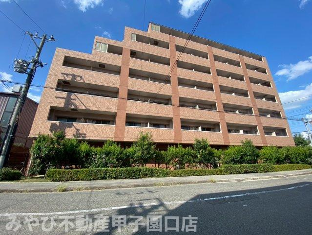 アプリーレ西宮武庫川の外観
