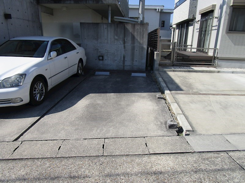 ＤＯ ＨＯＵＳＥの駐車場