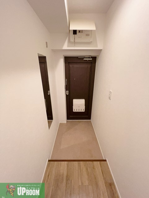 小林ビルの玄関