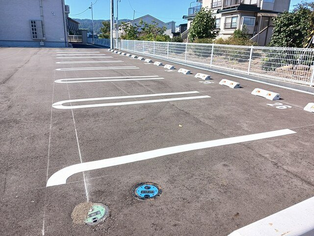 Ｍａｉｓｏｎ　ｄｅ　ＹＫ　Ⅲの駐車場|車をお持ちの方に嬉しい駐車場付きの物件です