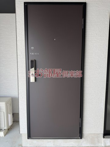 ザ・ライフ南薫プレミアガレージの玄関|収納もある玄関です