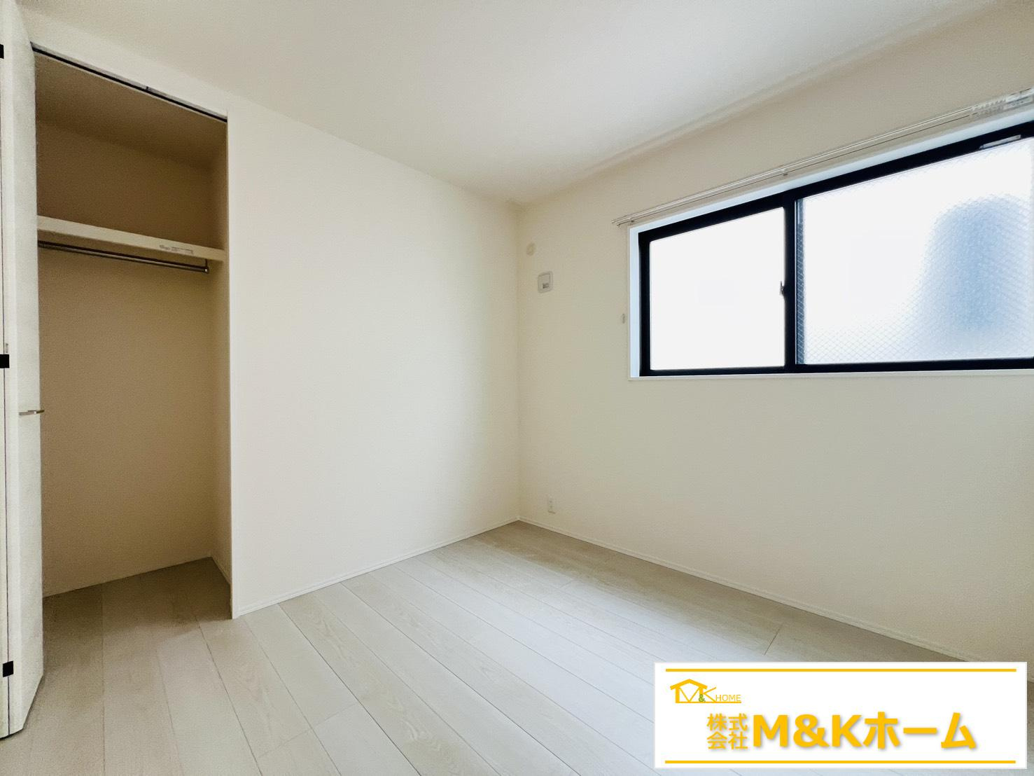 半田市栄町4丁目　全5棟　5号棟の洋室|洋室4.5帖♪（北西側）
