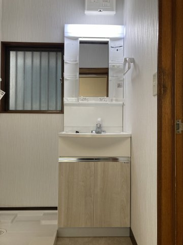 品川区中延３丁目の一戸建ての独立洗面台