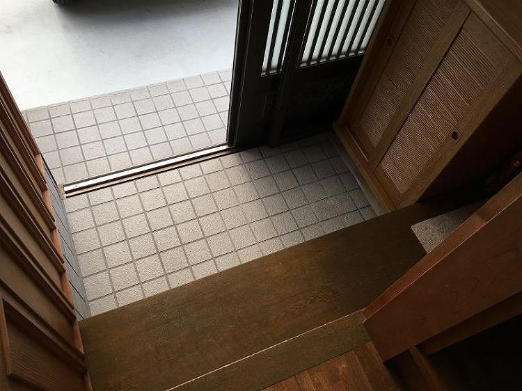 中万々戸建Ⅱの玄関