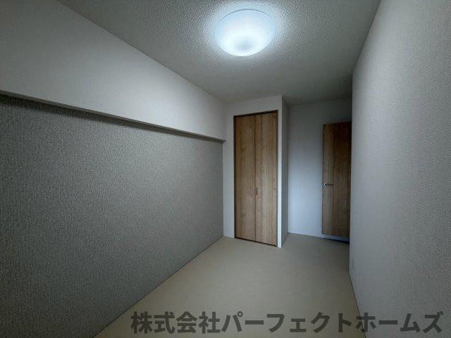 グリーンタウン香里ケ丘A棟の洋室|コンパクトで使いやすい洋室です