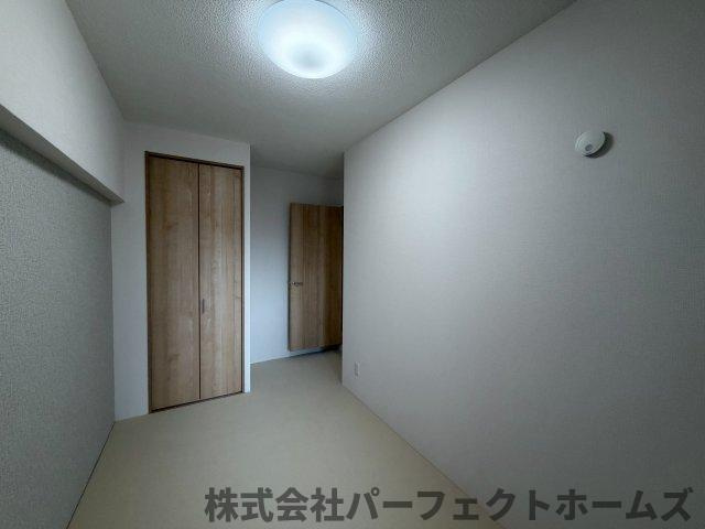 グリーンタウン香里ケ丘A棟の洋室|個人の部屋や寝室として使える洋室です