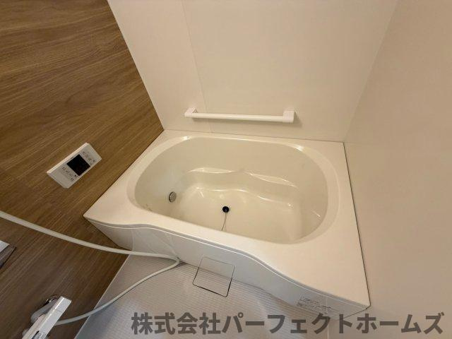 グリーンタウン香里ケ丘A棟の浴室|きれいなお風呂です