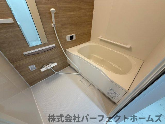 グリーンタウン香里ケ丘A棟の浴室|お風呂で日々の疲れを落としましょう