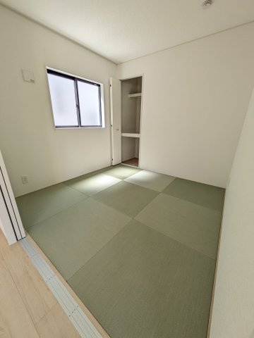 【平豊間第9】　全2棟／1号棟　＜ご成約特典として人気家電プレゼント中♪＞の和室|同施工　■和室の写真です■　ご家族のお昼寝スペースとしても活躍しそうです。