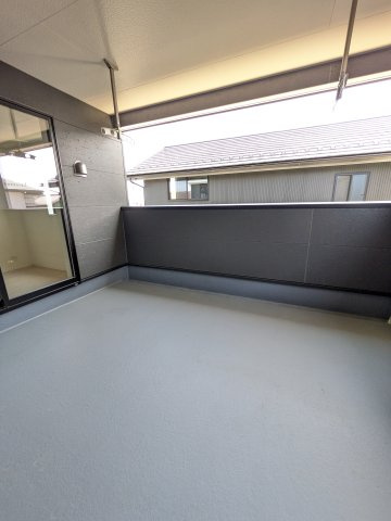 【平豊間第9】　全2棟／1号棟　＜ご成約特典として人気家電プレゼント中♪＞のバルコニー|同施工◆バルコニーの写真です◆　お布団など大きいものも、充分に干せる広さがございます。
