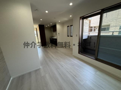 【居間・リビング】 | 神戸市須磨区青葉町1丁目　新築戸建　仲介手数料無料！ | 居間です