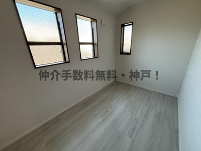 【洋室】 | 神戸市須磨区青葉町1丁目　新築戸建　仲介手数料無料！ | きれいな洋室です