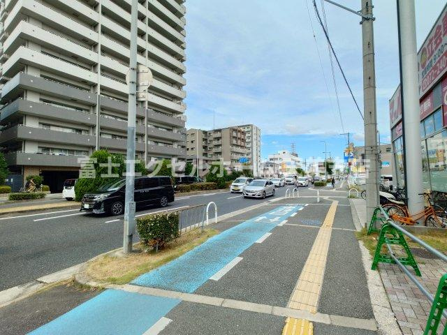 なかもず駅前ビルの駐車場