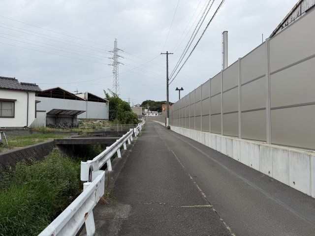 【前面道路含む現地写真】の画像