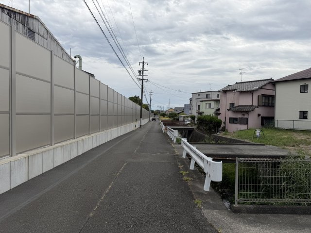 【前面道路含む現地写真】の画像