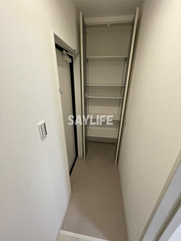 セレニティ小若江B棟の玄関