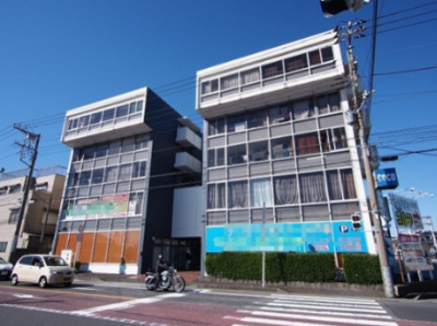 【外観】 | 尾崎台ビル | シンプルで落ち着いたデザインの外観です