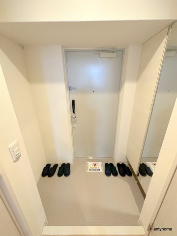 ATKレジデンスなんば　仲介手数料無料の玄関