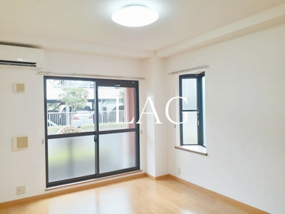 【居間・リビング】 | ジュネス４ | 洋室のお部屋です。