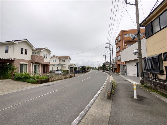 【前面道路含む現地写真】の画像