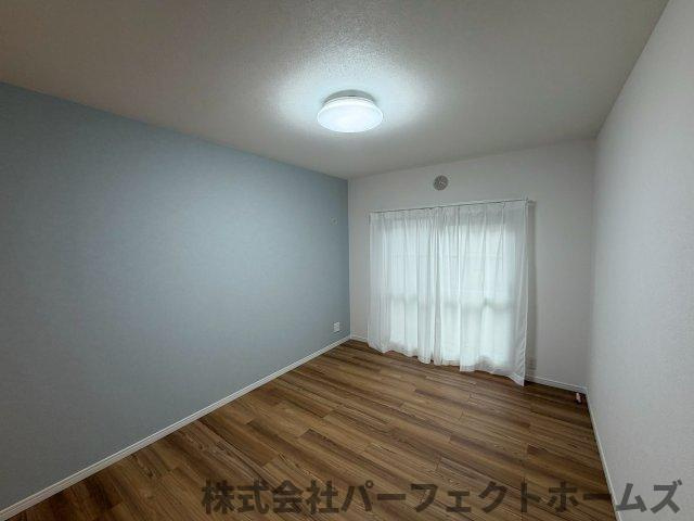 藤阪ハイツD6棟の洋室|広々とした洋室です