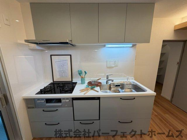 藤阪ハイツD6棟のキッチン|コンパクトなキッチンで掃除もラクラク