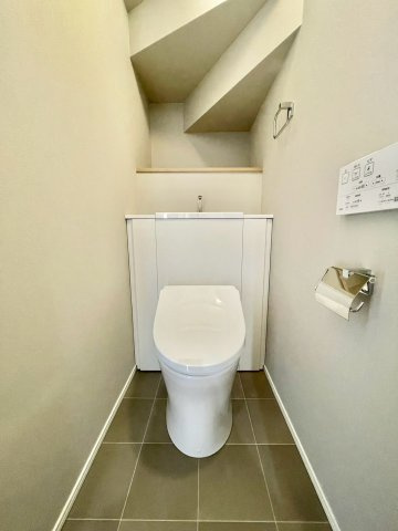 北原戸建て（北原312-6）のトイレ