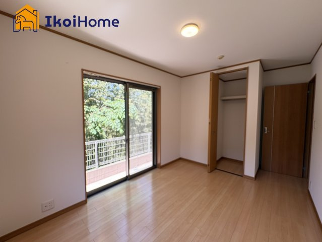 神戸市西区桜が丘西町2丁目　中古戸建の寝室|●年中無休：当日予約可●収納スペースも広く、荷物が多くなりやすいお子様なども安心です。
