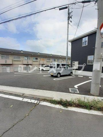 グランツの駐車場|高崎、前橋のお部屋探しはエンドスケープまで！お客様の理想お聞かせ下さい♪