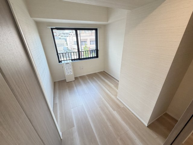 ＶＥＲ ＦＬＡＴの寝室