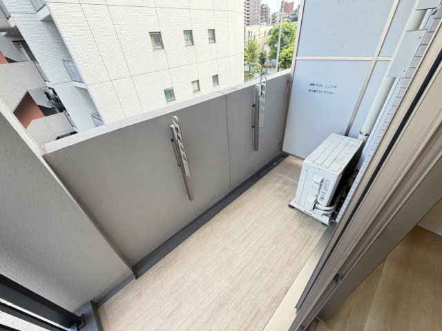 ＶＥＲ ＦＬＡＴのバルコニー