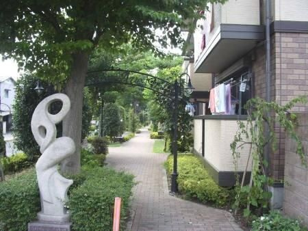 グリーンアヴェニュー　Ｈ棟のエントランス