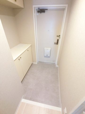 PLENDY千葉みなとの玄関
