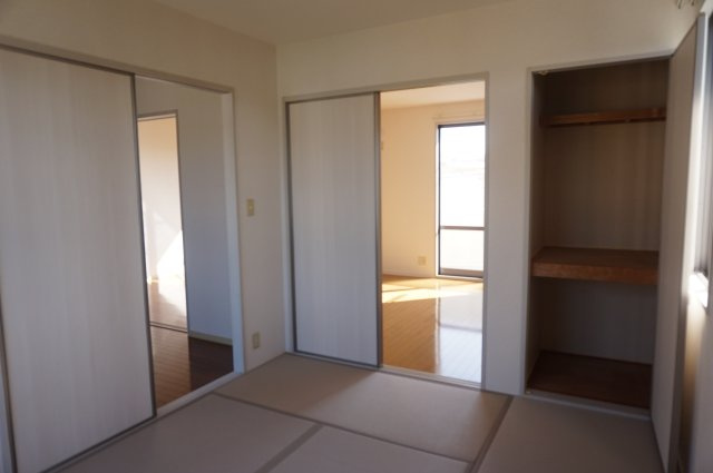 ひたちなか市高場３丁目のアパートのその他|和室・収納