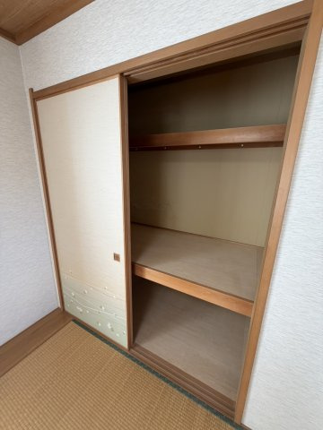 篠路9条3丁目6-1の収納|2階和室収納