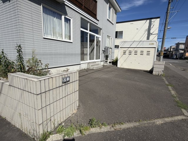 篠路9条3丁目6-1の駐車場
