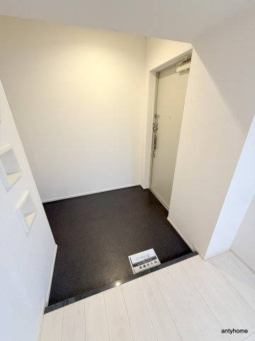 フェールヴィル阿波座　仲介手数料無料の玄関