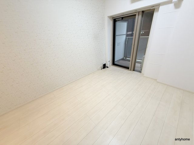 フェールヴィル阿波座　仲介手数料無料の居間・リビング