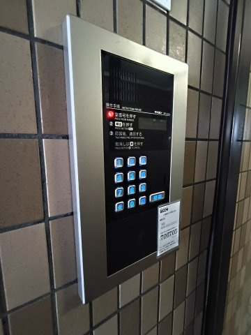 ハトヤマンション　太田町のエントランス