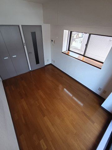 ハトヤマンション　太田町の洋室