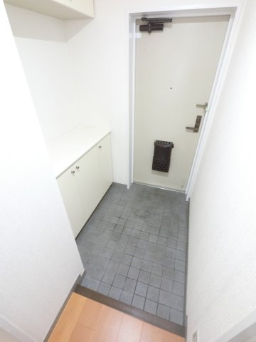 PLENDY千葉みなとの玄関