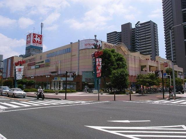 ＰｒｅｍｉｕｍＳｑｕａｒｅ橋本３号棟のその他|ラフロール（ＯＫストア・薬局・100円ショップなど）