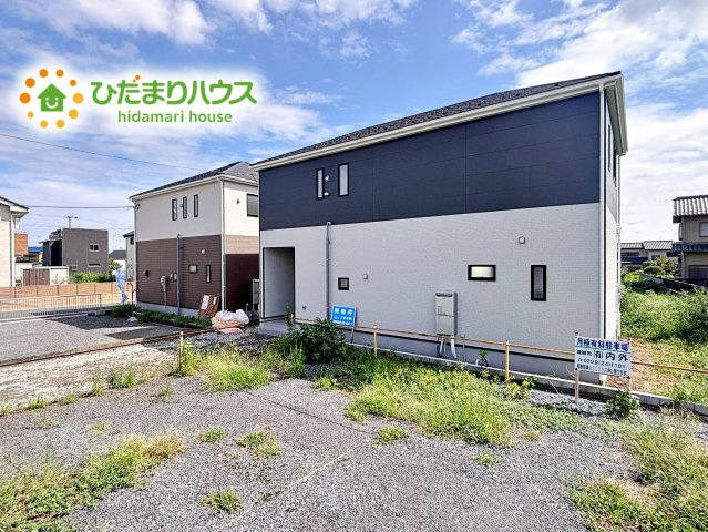 【外観】 | 石岡市若松第8　新築戸建　1号棟 | 過ごす時間が長いからこそ家族との繋がりが感じられるお家！　にぎやかな声で日々の会話も弾む楽しい空間となります。家に帰宅するのがより一層楽しみになりますね♪
