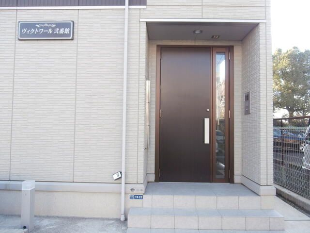 ヴィクトワール　弐番館のエントランス