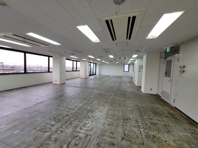 ヌマカミビルの内装