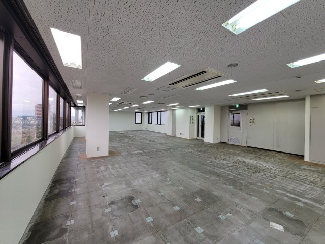 ヌマカミビルの内装
