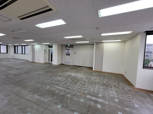ヌマカミビルの内装