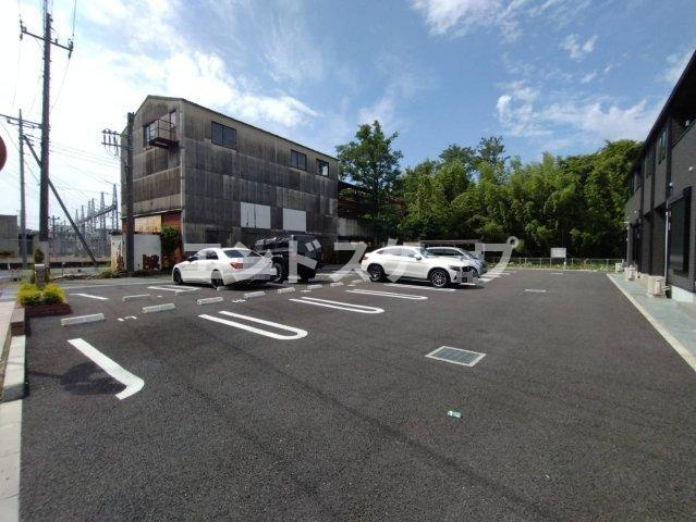 アステローペの駐車場|高崎、前橋のお部屋探しはエンドスケープまで！お客様の理想お聞かせ下さい♪