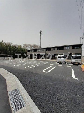 アステローペの駐車場|高崎、前橋のお部屋探しはエンドスケープまで！お客様の理想お聞かせ下さい♪