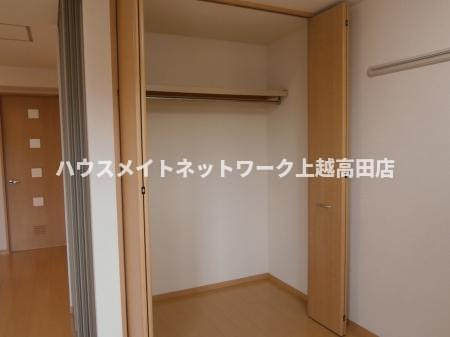 タウンコートくろい駅東 Ⅲの収納|クローゼット（部分的参考206号室反転室内写真）